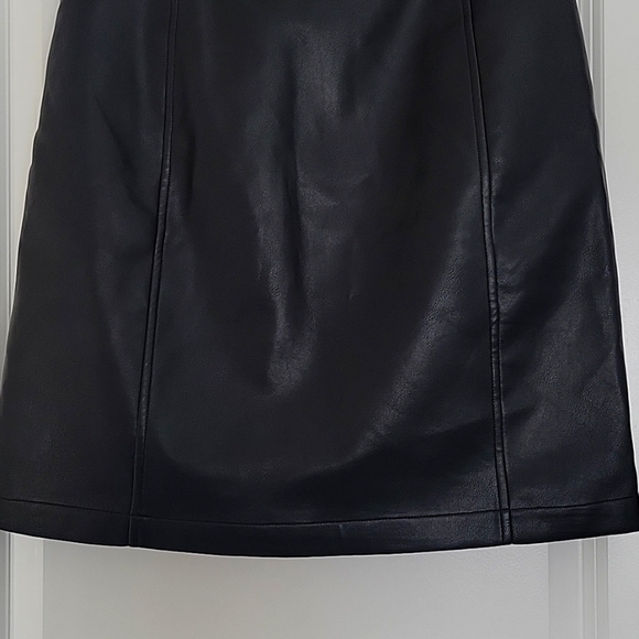 BAGATELLE COLLECTION BLACK FAUX LEATHER SKIRT WITH FRONT POCKETS TIE WAIST MED - Picture 11 of 16